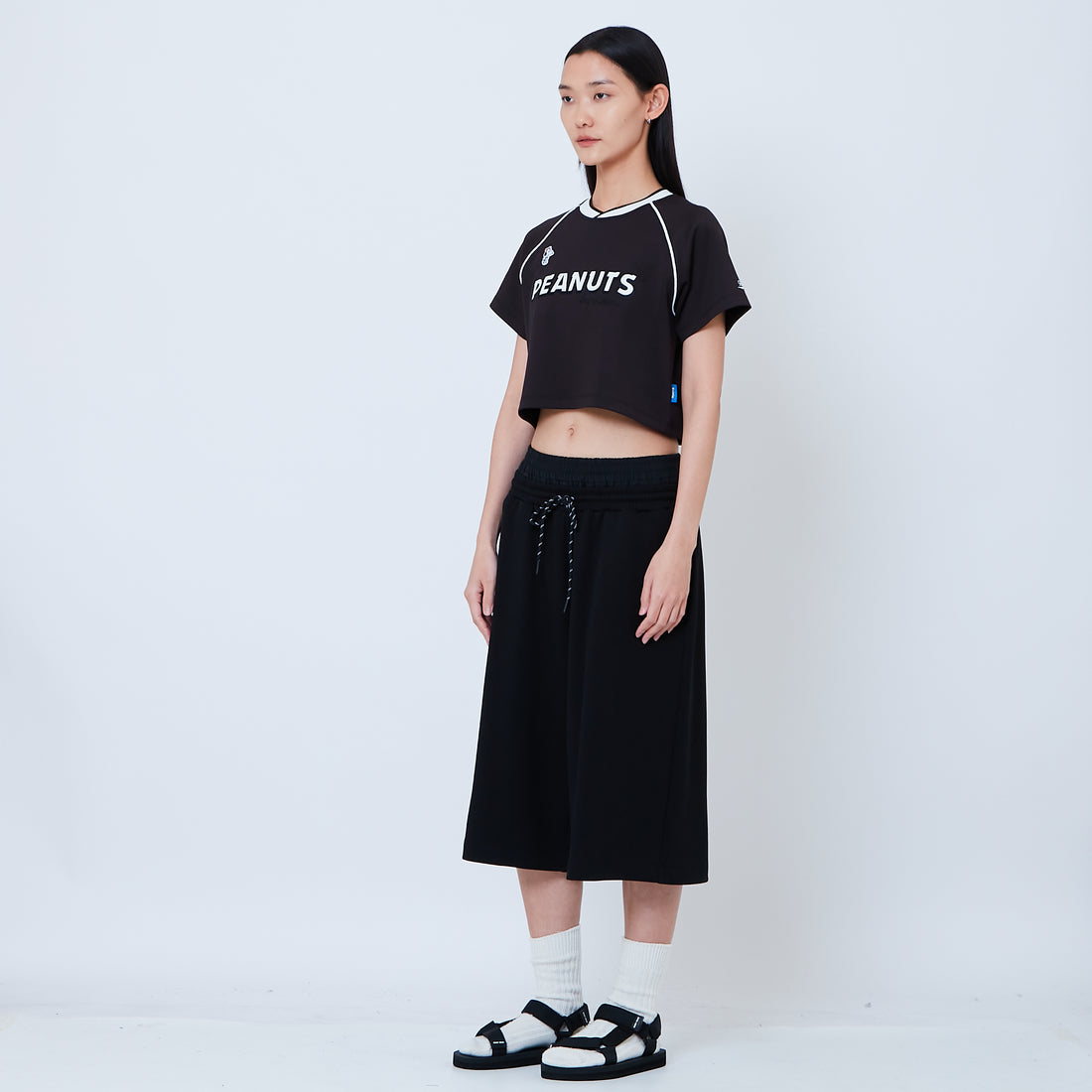Peanuts Women Printed Cropped Jersey Tee - Black - PW2605003B