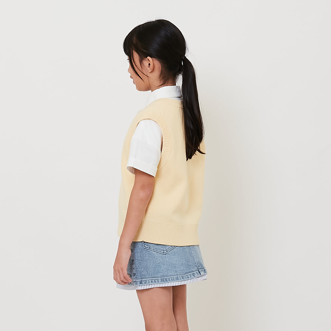 Girl Embroidery Knit Vest - Yellow - SG2512113A