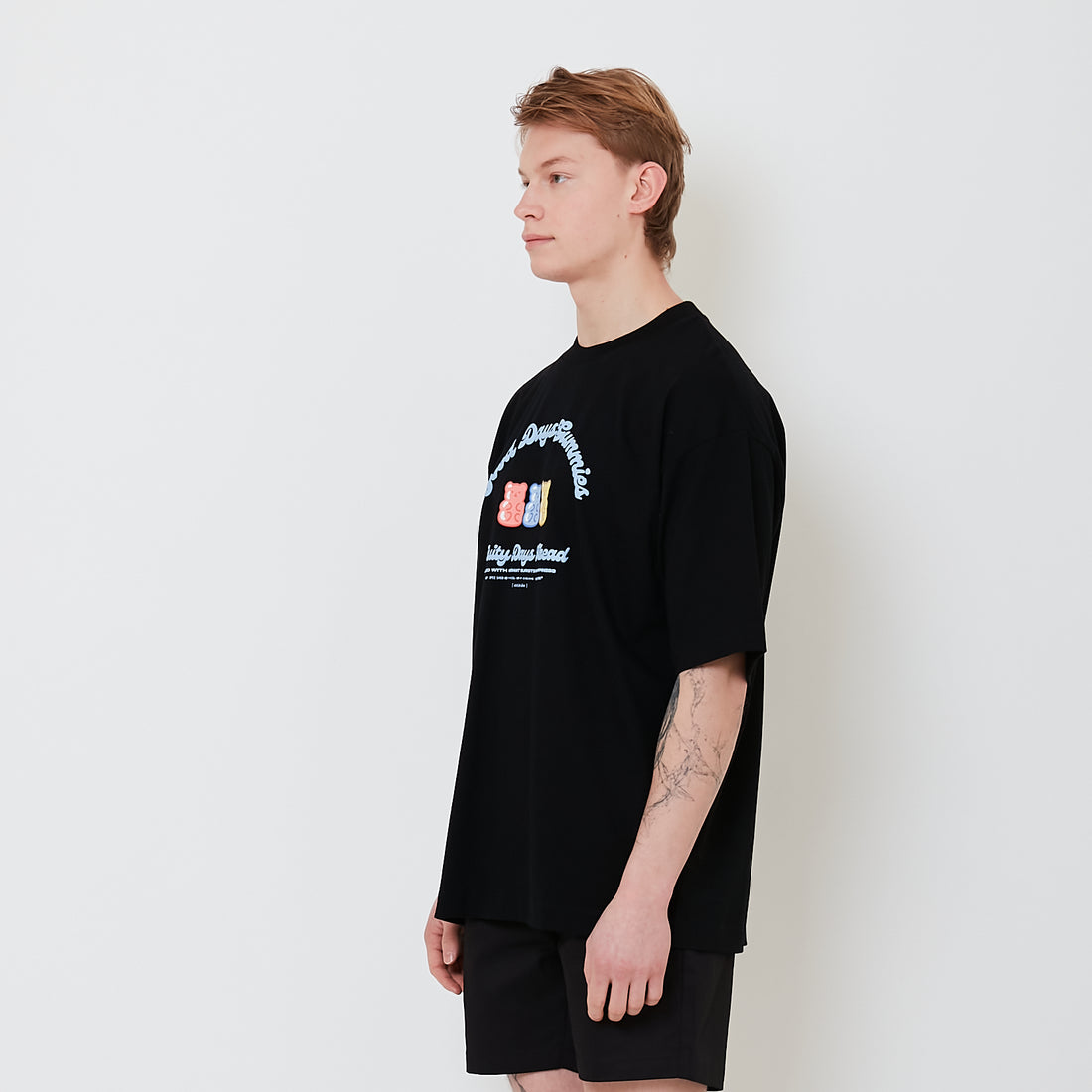 Men Printed Oversized Tee - Black - SM2501002D