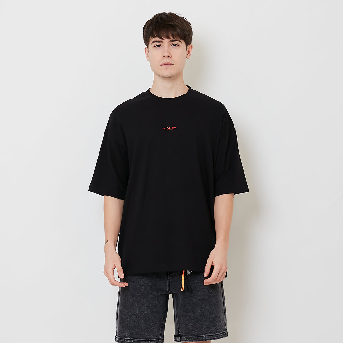 Men Printed Oversized Tee - Black - SM2504088D