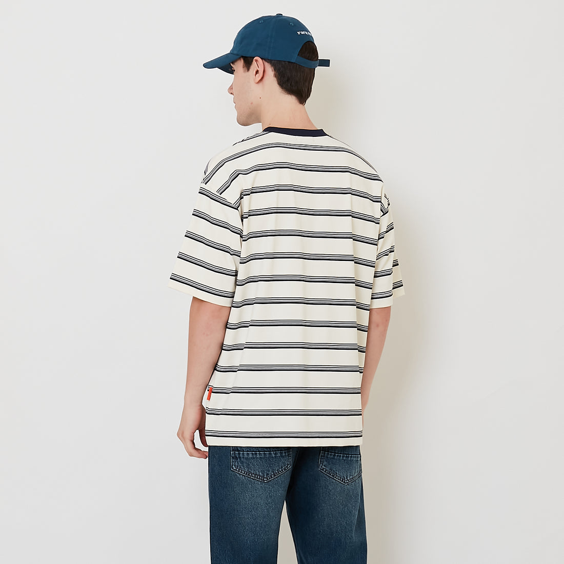 Men Oversized Stripe Tee - Off White - SM2511186B