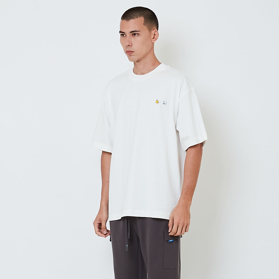 Men Printed Oversized Tee - Off White - SM2601013A