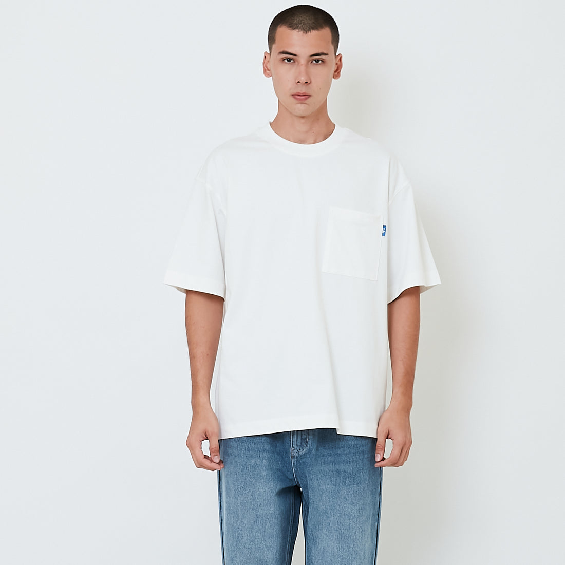 Men Essential Oversized Pocket Tee - Off White - SM2602024A