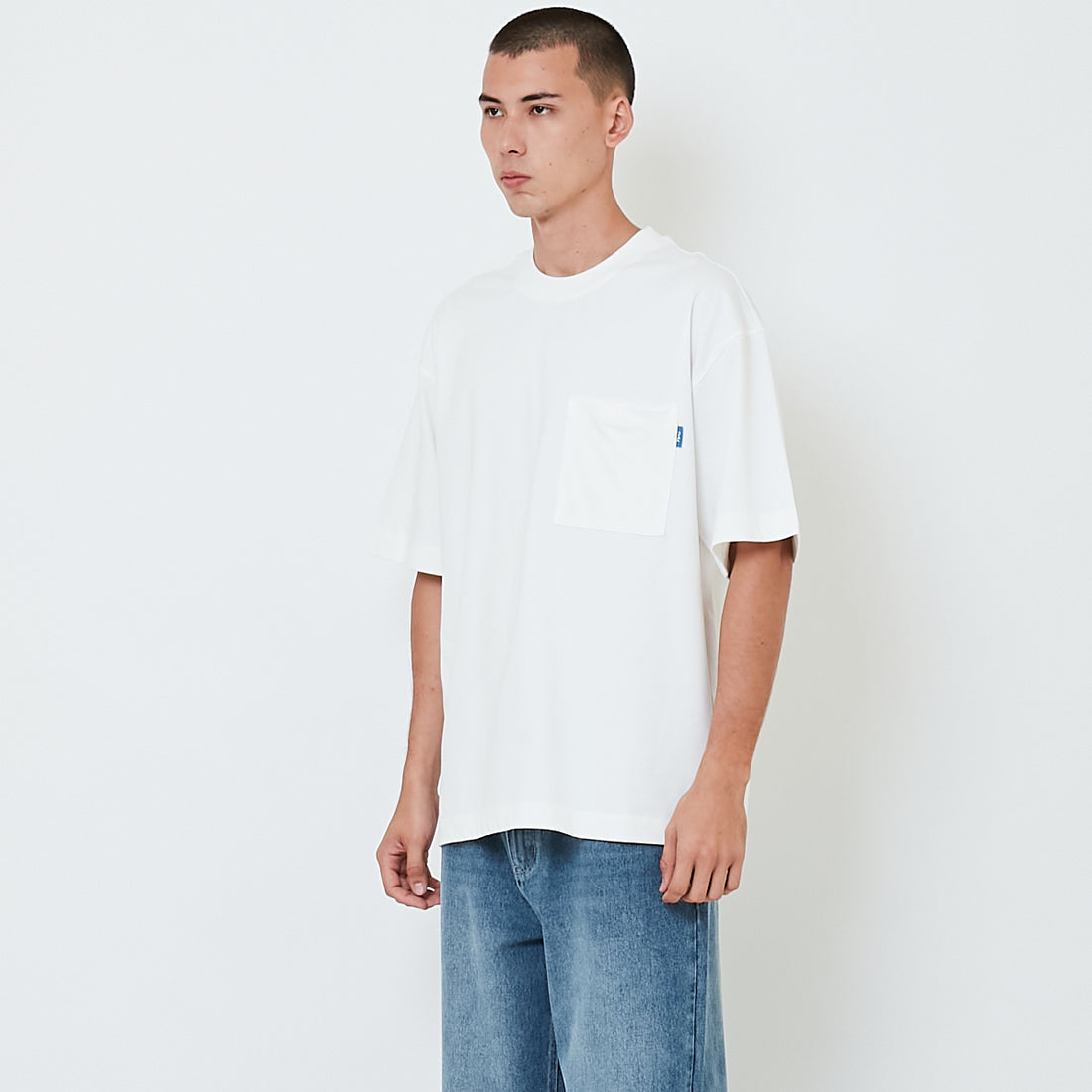 Men Essential Oversized Pocket Tee - Off White - SM2602024A