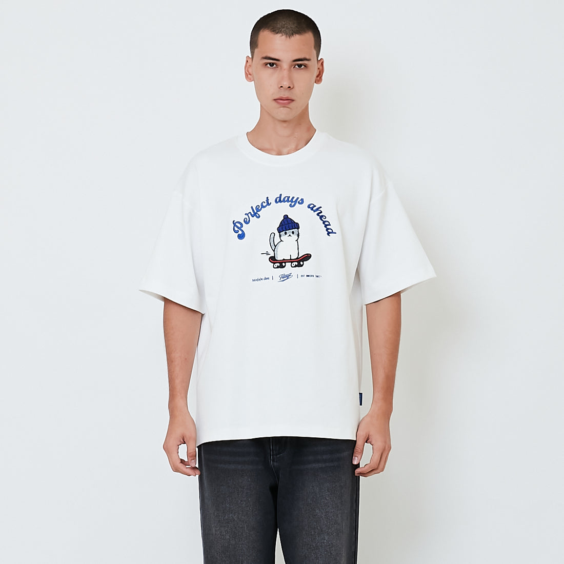 Men Embroidery Oversized Tee - Off White - SM2602026A