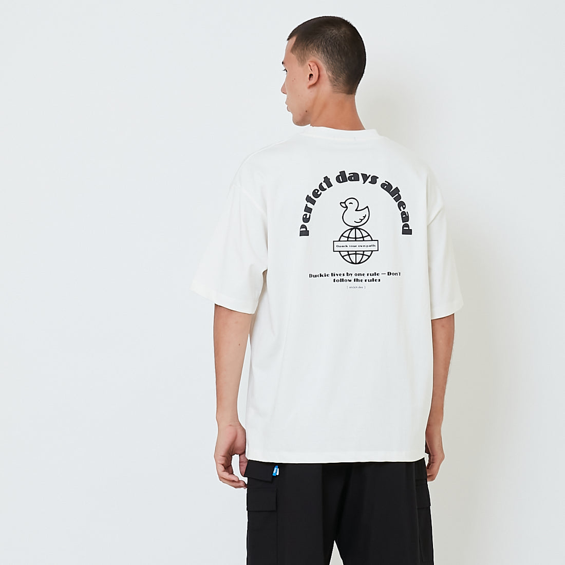 Men Printed Oversized Tee - Off White - SM2603038A