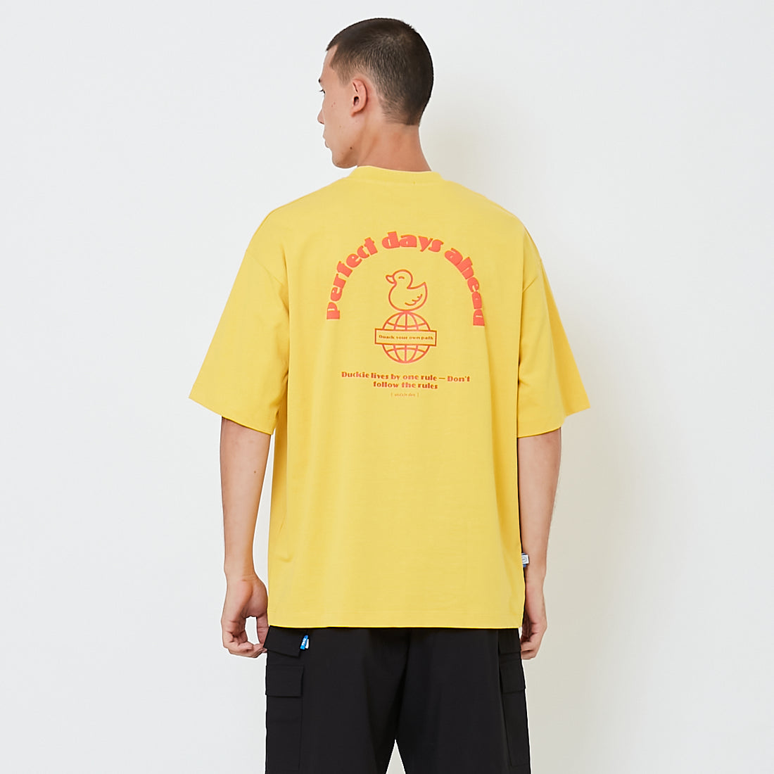Men Printed Oversized Tee - Yolk - SM2603038C