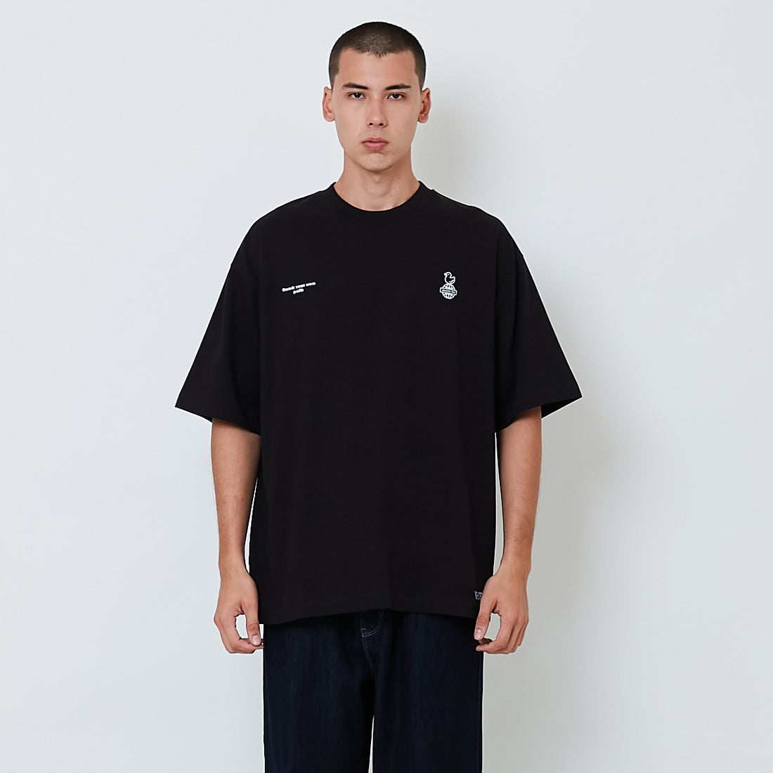 Men Printed Oversized Tee - Black - SM2603038E