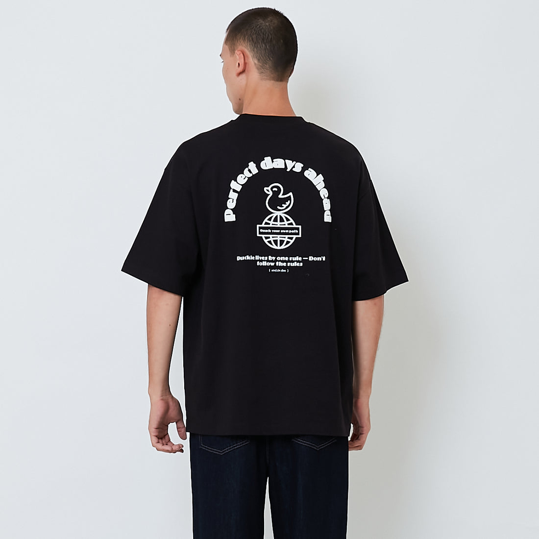 Men Printed Oversized Tee - Black - SM2603038E