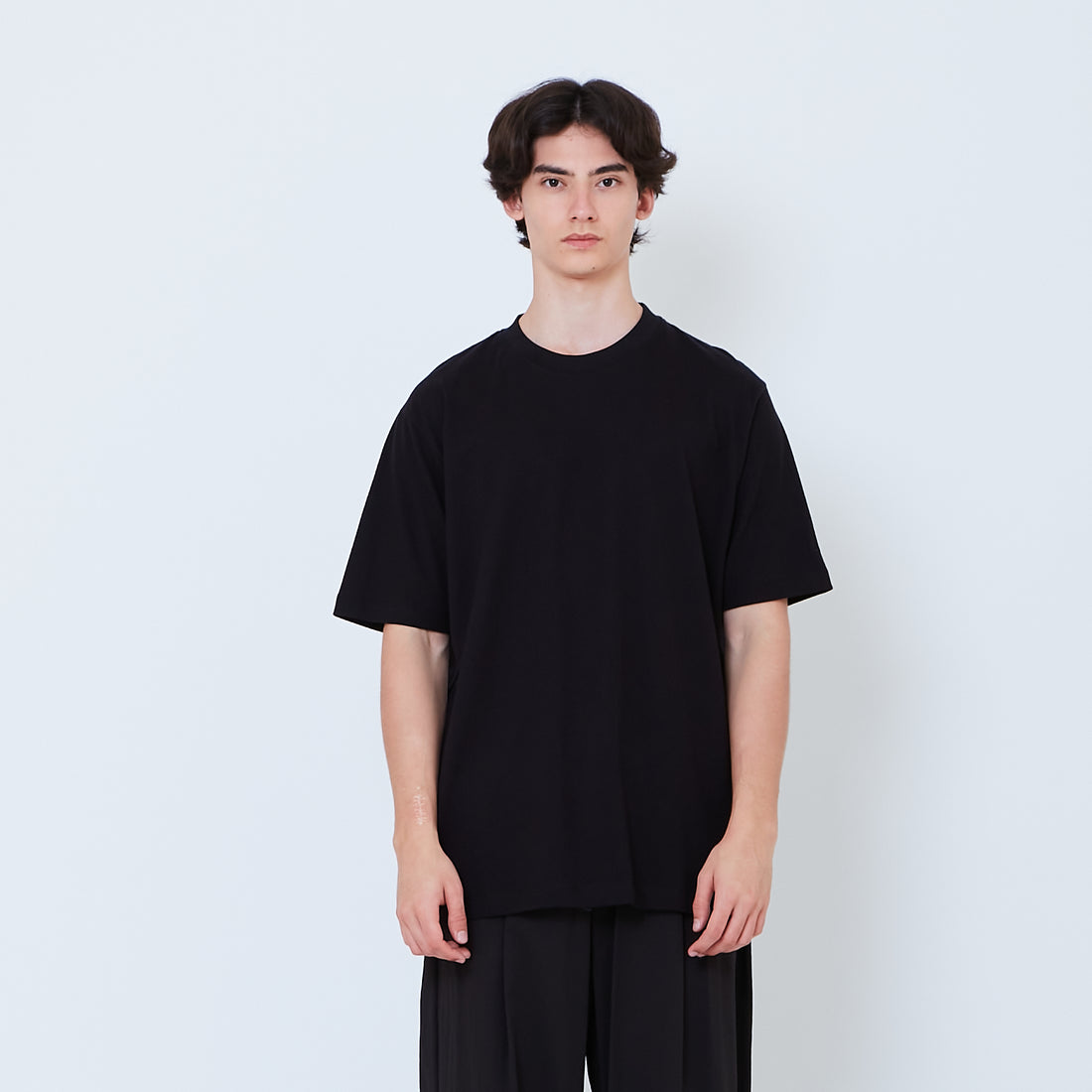 Men Essential Tee - Black - SM2605083D