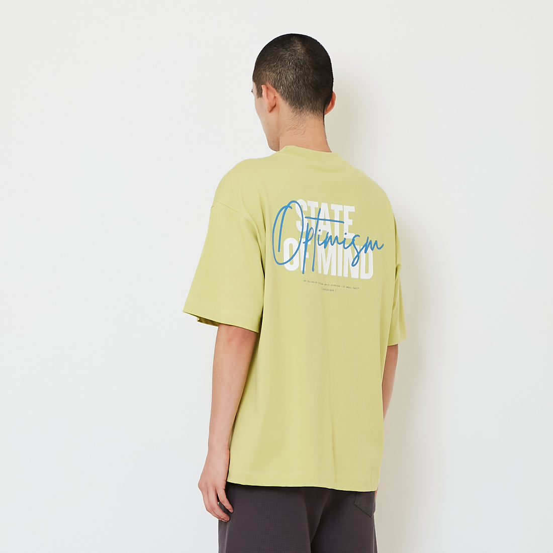 Men Printed Oversized Tee - Avocado - SM2607159C