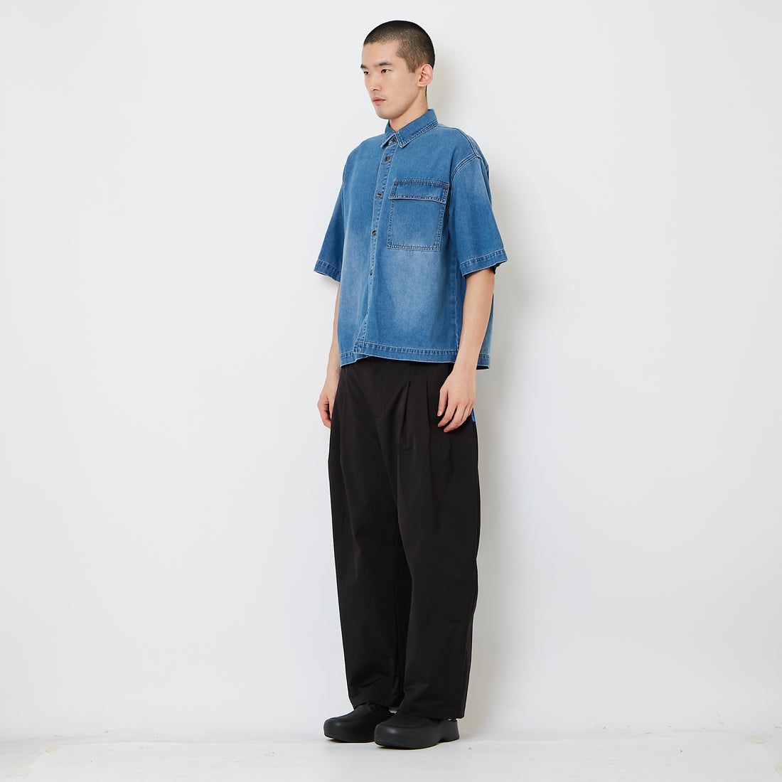 Men Nylon Pleated Barrel Pants - Black - SM2608167B